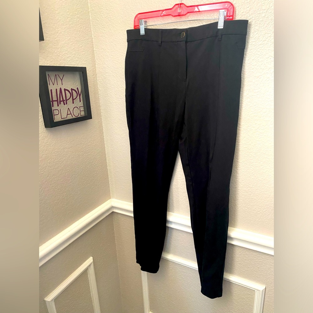 So Slimming by Chico’s || Size 2 Regular || Black Pants